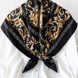 Galina Musta Foulard (100 % Seta - 88 cm)