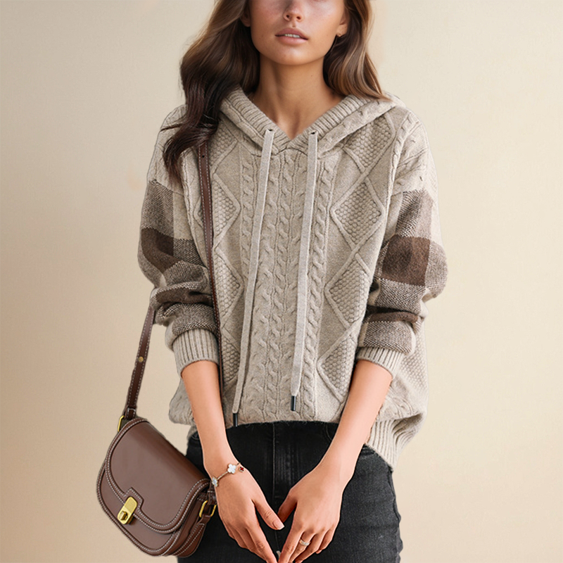 Emily | Maglione con Cappuccio a Treccia Elegante
