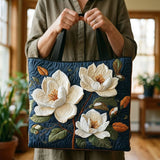 Borsa artigianale trapuntata con magnolia delicata